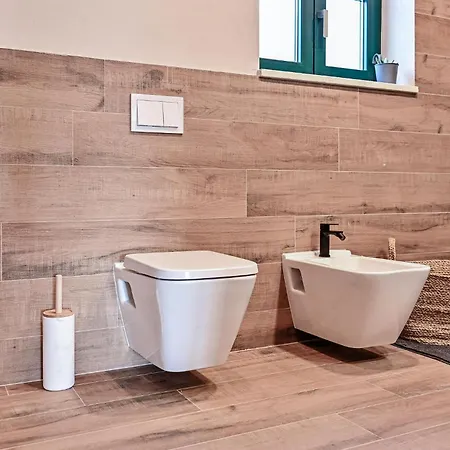 3 Bedroom In * ブリビル